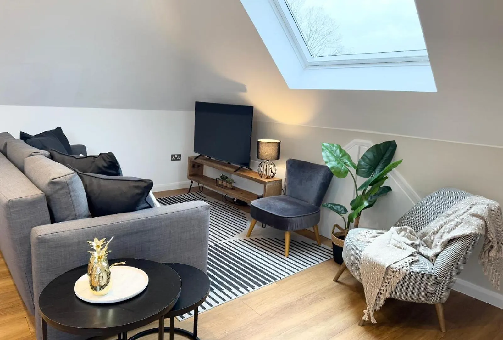 Contemporary 2-Bed Penthouse Central Stay Southampton